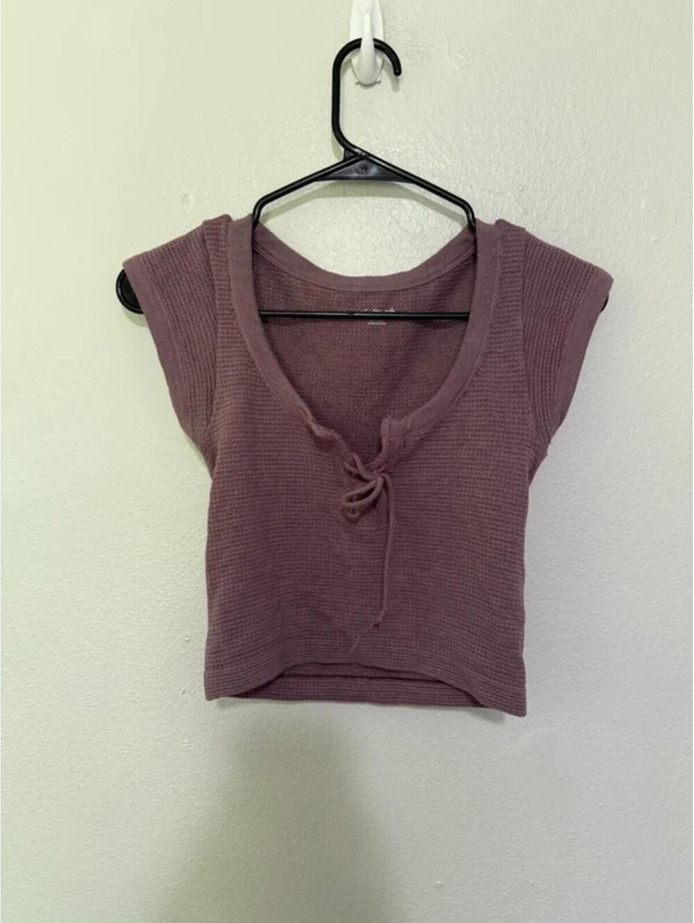 Out from under cropped waffle style top size M/L very stretchy
